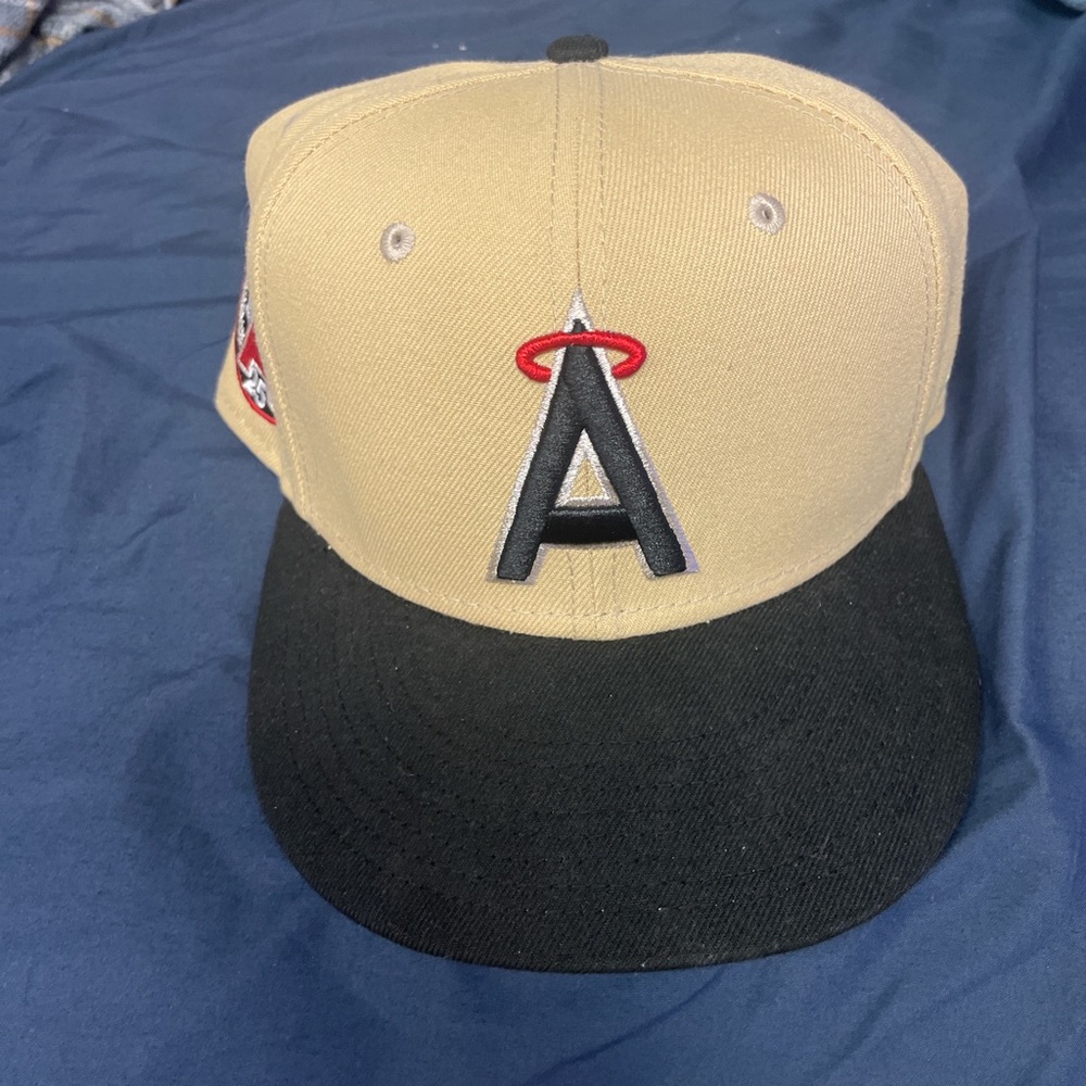 NEW ERA ANGELS MLB LIMITED EDITION HAT 
SIZE 7 3/8
black and beige color way